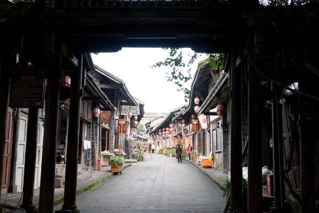 “新中国形象设计亲历者”常沙娜:传承敦煌文化是我对父亲与恩师最好的纪念丨对话时间